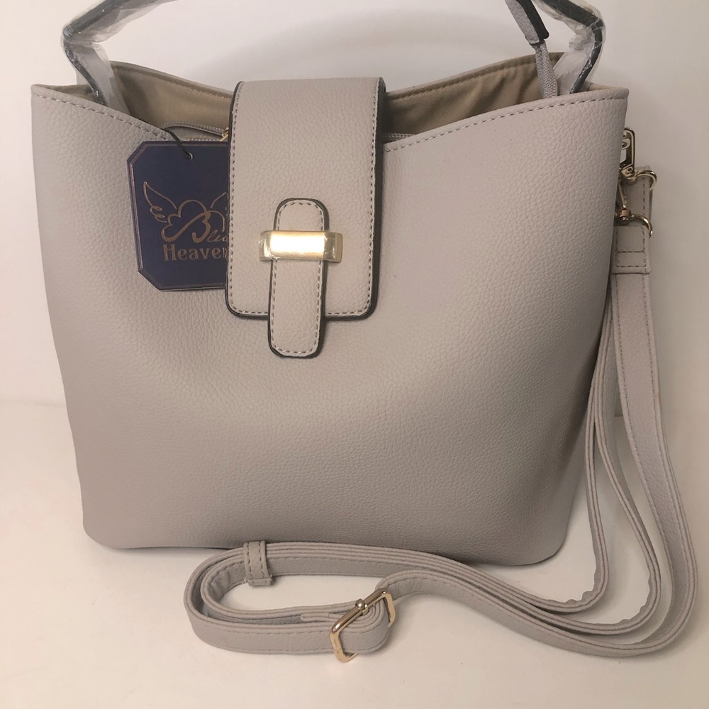Gray Shoulder Bag with Modern Design and Versatile Style